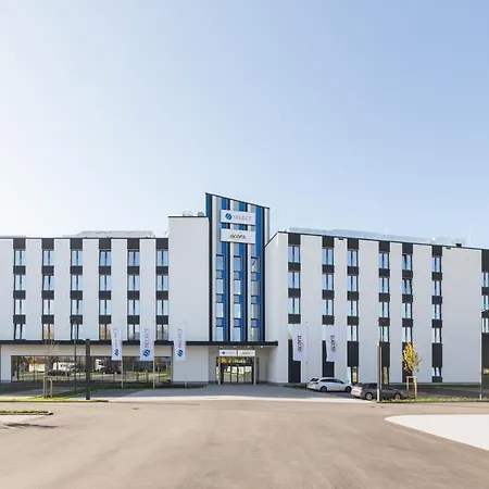 Acora Augsburg Living The City - 3* Neusass